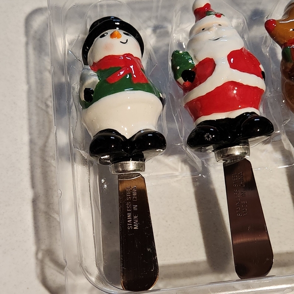 New Ceramic Christmas Cheese Spreaders Knives Snowman Santa Reindeer - Picture 5 of 6
